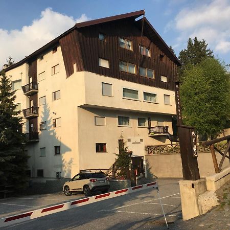 Il Capriolo Villa Oulx Exteriör bild